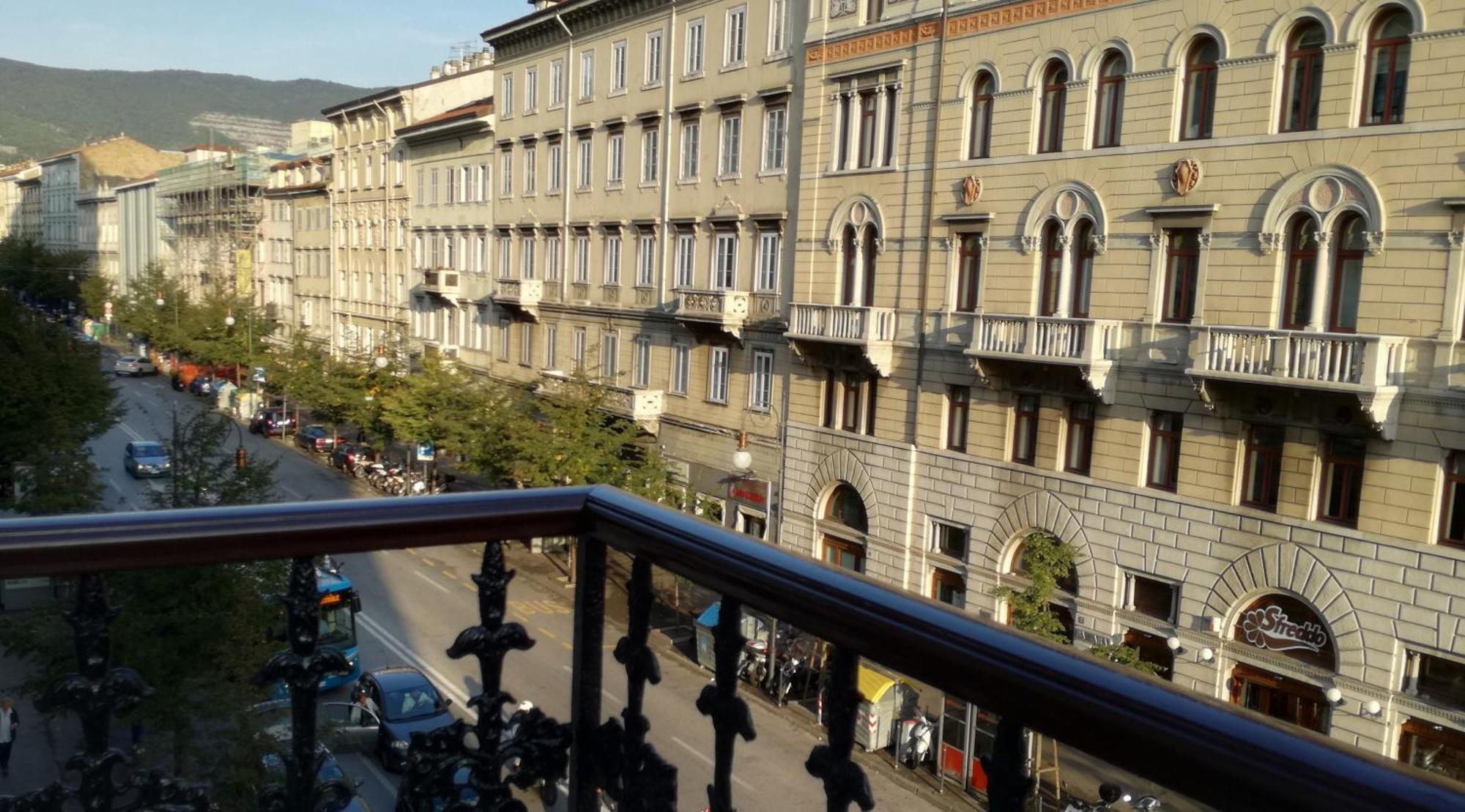 Trieste Center Rooms & Apartments - Fiori Di Trieste Ngoại thất bức ảnh